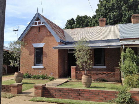 The Olives - Port Augusta Accommodation 0