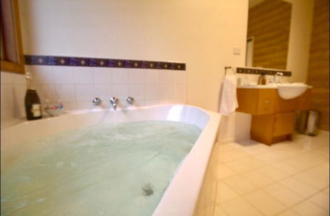 The Orchard Luxury Accommodation - Port Augusta Accommodation 2