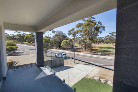 The Races Complex - Port Augusta Accommodation 2