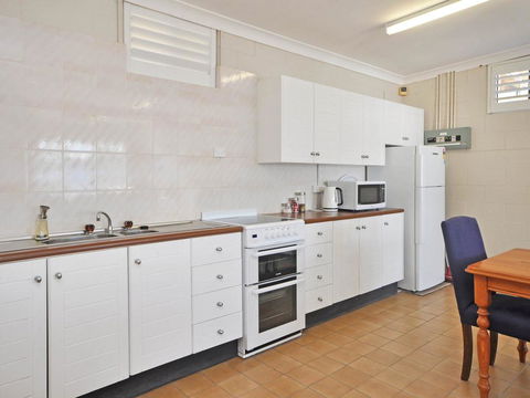 The Studio On The Lake @ Fishing Point, Lake Macquarie - Honestly Put The Line In And Catch Fish - Port Augusta Accommodation 3