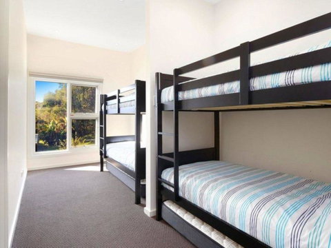 The Wharf House - Budgewoi - Port Augusta Accommodation 1