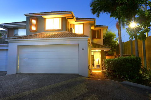 Theme Park HolidayTownhouse - Port Augusta Accommodation 0