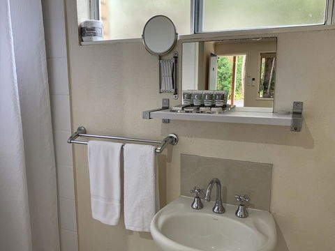 Tin Can Bay Motel - Port Augusta Accommodation 2