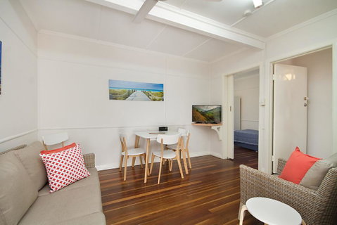 Tondio Terrace Flat 5 - Pet Friendly, Ground Floor Budget Style Accommodation - Port Augusta Accommodation 1