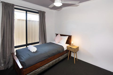 Tootys Place - Port Augusta Accommodation 3