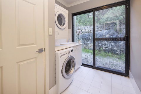 Top Of The Hill - Port Augusta Accommodation 3