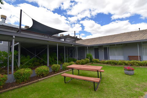 Townhouse Motel Cowra - Port Augusta Accommodation 1