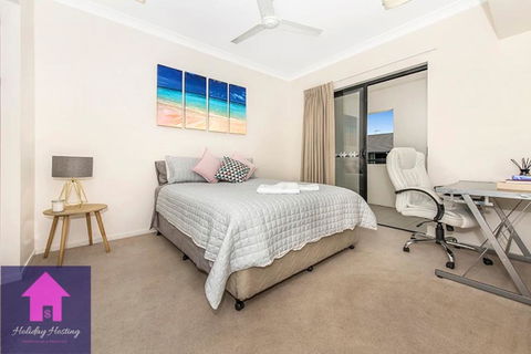 Townsville Luxury Spacious Apt 3 BR-2BTH Pools - Port Augusta Accommodation 2