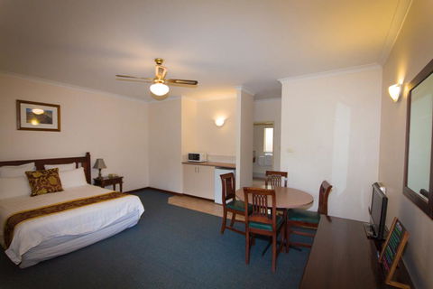 Tree Top Walk Motel - Port Augusta Accommodation 3