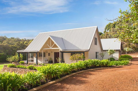 Treehaus - Port Augusta Accommodation 3