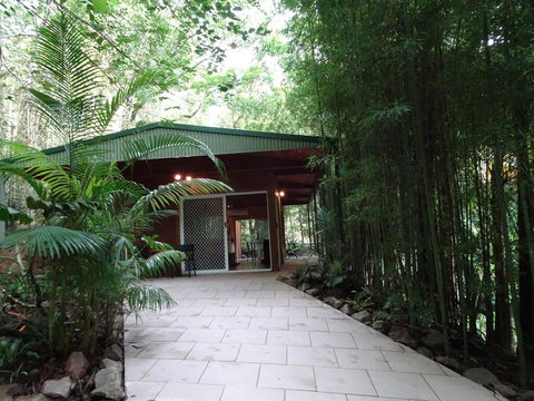 Treetops Montville - Port Augusta Accommodation 2