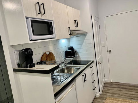 Tropic Retreat - Port Augusta Accommodation 1