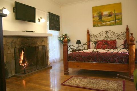 Tudor Cottages - Port Augusta Accommodation 0