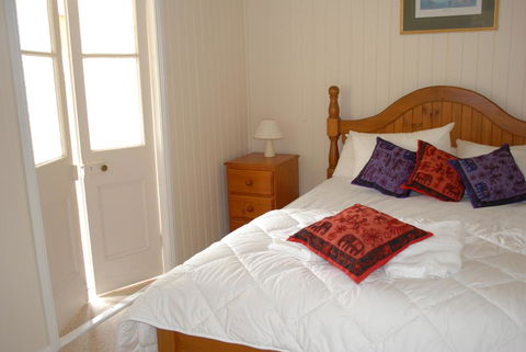 Twisted Gum Vineyard Cottage - Port Augusta Accommodation 2
