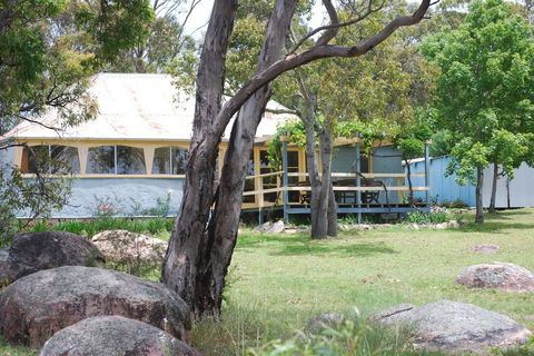 Twisted Gum Vineyard Cottage - Port Augusta Accommodation 0