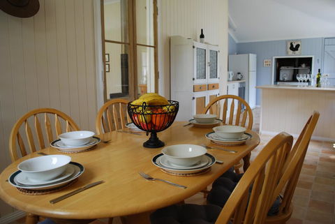 Twisted Gum Vineyard Cottage - Port Augusta Accommodation 3