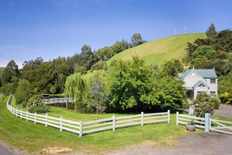 TWISTED WILLOW - Spa, Fireplace, Couples Retreat - Port Augusta Accommodation 3