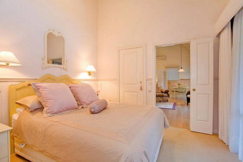 TWISTED WILLOW - Spa, Fireplace, Couples Retreat - Port Augusta Accommodation 2