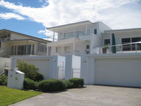 Ultimate Beach House' 19a Graham Street - Views , Peace & Quiet - Port Augusta Accommodation 2