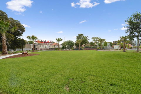 Ultra Modern, Luxurious Apartment In Tranquil Sydney - Port Augusta Accommodation 3