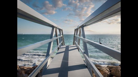 Ultra Stylish Fremantle Area - Port Augusta Accommodation 3