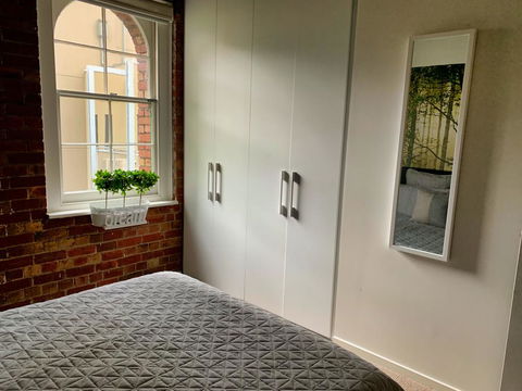 Ultra-chic Top Floor New York Style Loft Apartment - Port Augusta Accommodation 1