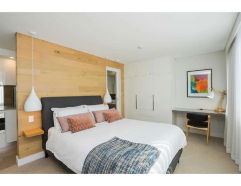 Ultrachic Executive Beach Apartment - Port Augusta Accommodation 3