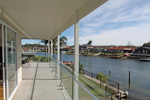 Unbeatable Waterfront Location - Port Augusta Accommodation 1