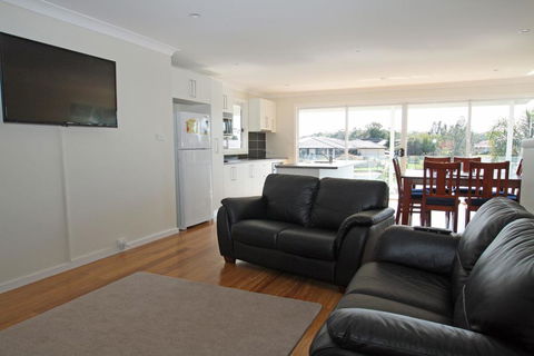 Unbeatable Waterfront Location - Port Augusta Accommodation 3