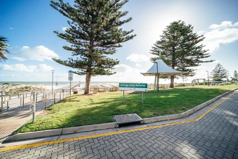 Urban Beach Shack-Metres From The Beach & Cafes - Port Augusta Accommodation 3
