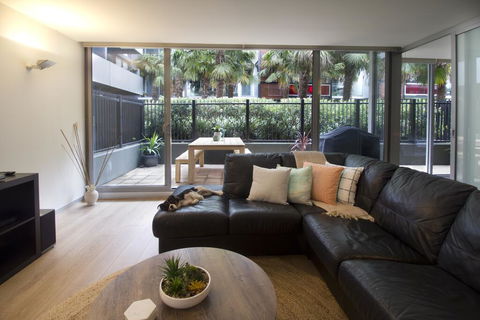 Urban Sea Drift - Pets, Pool, Gym, Parking, Beach 250m - Port Augusta Accommodation 0