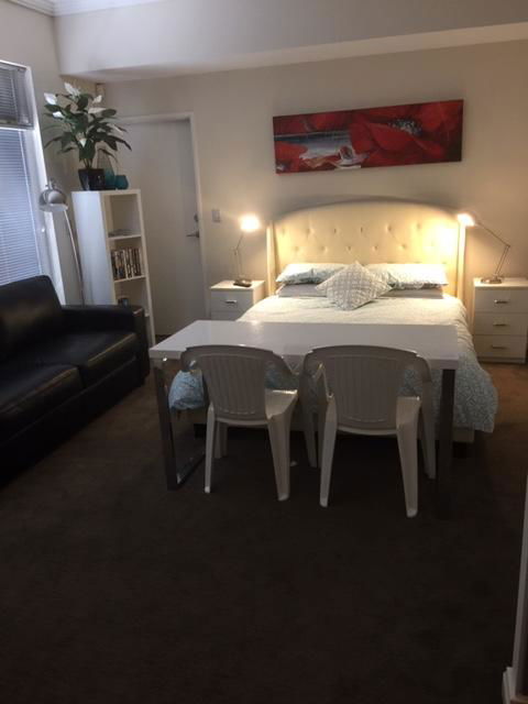 Venetian Canal 1 Bedroom Apartment - Port Augusta Accommodation 3