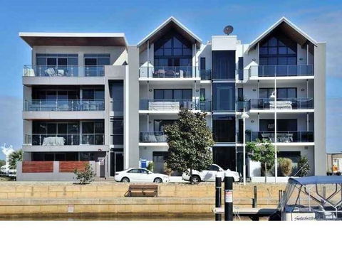 Venetian Canal 1 Bedroom Apartment - Port Augusta Accommodation 0