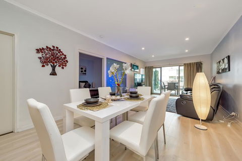 Venetian Canal Apartment-Close To Beaches And Marina - Port Augusta Accommodation 1