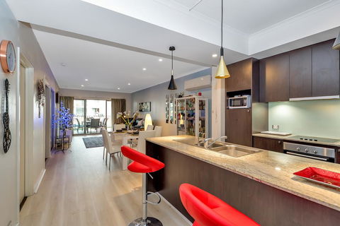 Venetian Canal Apartment-Close To Beaches And Marina - Port Augusta Accommodation 0