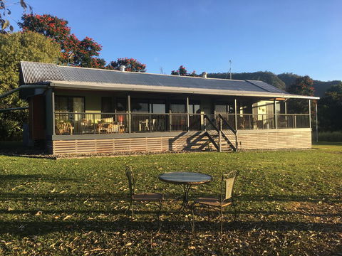 Valley Views Lodge Port Douglas - Port Augusta Accommodation 1