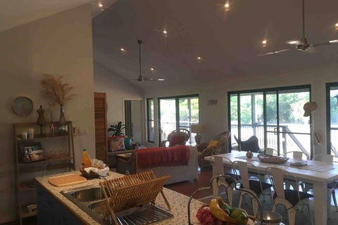 Valley Views Lodge Port Douglas - Port Augusta Accommodation 0