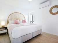 Ventura Beach Motel 2 Bed Poolside - Unit 1