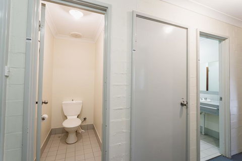 Vickery House 8 Bedroom Flat - Port Augusta Accommodation 2