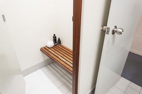 Vickery House 8 Bedroom Flat - Port Augusta Accommodation 3