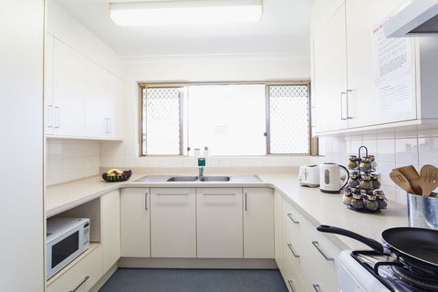 Vickery House 8 Bedroom Flat - Port Augusta Accommodation 0