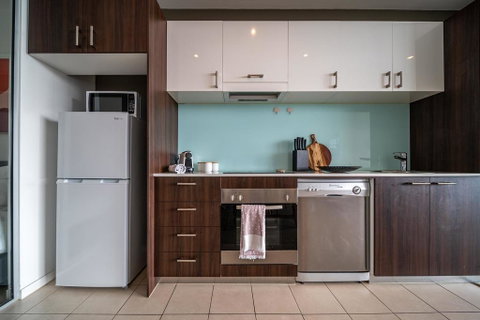 Vue Of The East End-Wifi - Netflix - Nespresso - Port Augusta Accommodation 3