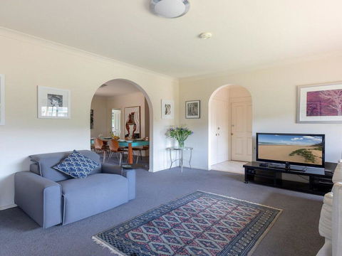 Walling-Clifton Gardens - Backing Onto Golf Course - Port Augusta Accommodation 2