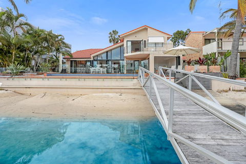 Waterfront Luxury, Noosa Heads - Port Augusta Accommodation 1