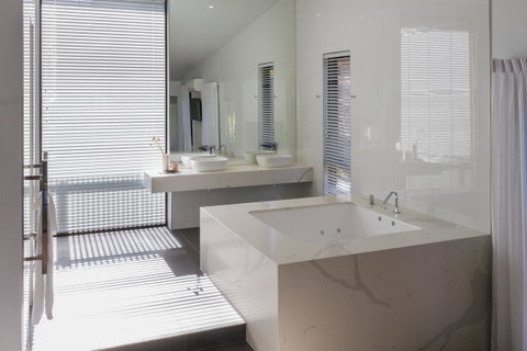 Hepburn Springs Escape - Port Augusta Accommodation 4