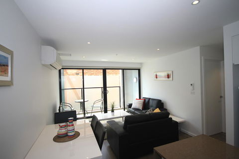RNR Serviced Apartments North Melbourne - Port Augusta Accommodation 7