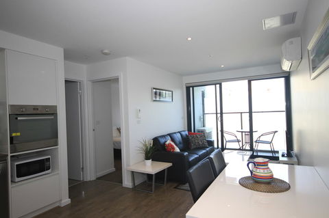 RNR Serviced Apartments North Melbourne - Port Augusta Accommodation 10