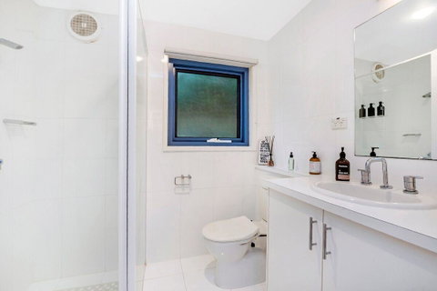 Edge17 Port Fairy Wharf - Port Augusta Accommodation 11