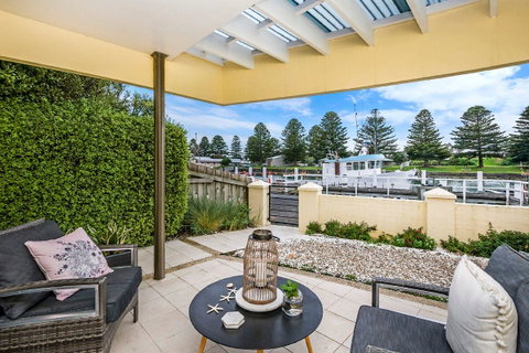 Edge17 Port Fairy Wharf - Port Augusta Accommodation 16