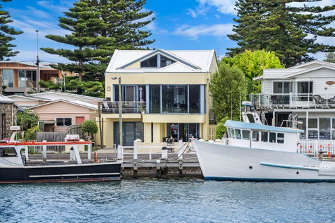 Edge17 Port Fairy Wharf - Port Augusta Accommodation 14